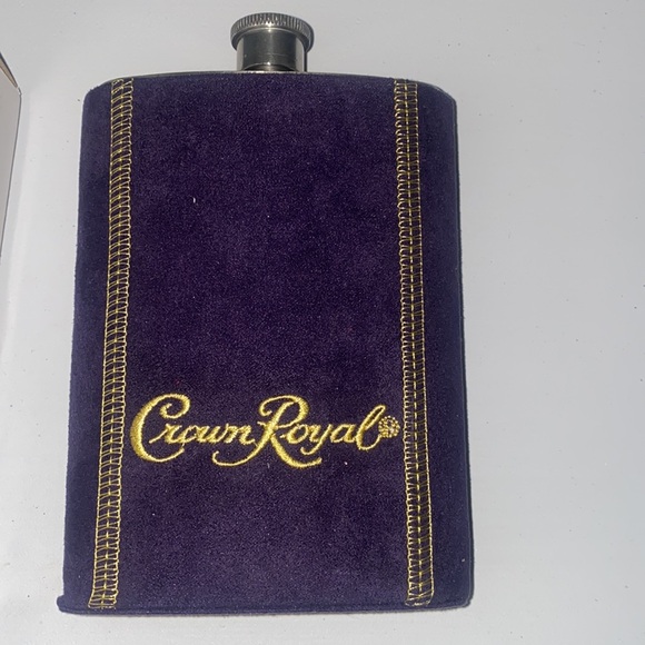 NWT PEA SHELLER JR with a Crown royal flask - Picture 2 of 9